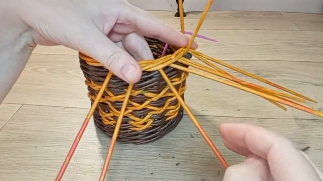 МК. Загибка "Розга" за три прута из газетных трубочек. смотреть онлайн