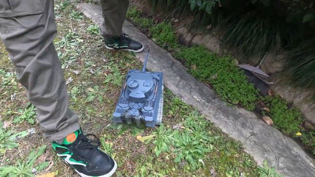 Henglong Tiger 1 "Pro" RC Tank: Is it any good? смотреть онлайн