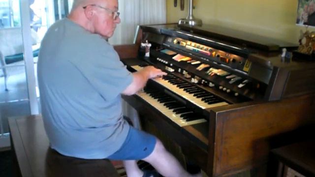 Mike Reed plays "Proud Mary" on the Hammond Organ смотреть онлайн
