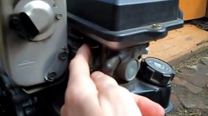 Briggs Stratton плавают обороты.AVI