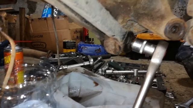 Замена рычагов и сайлентблоков задней подвески BMW e36 (часть 1) смотреть онлайн