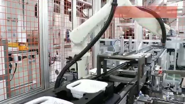 Роботы AUBO на автоматизированной линии сборки смотреть онлайн