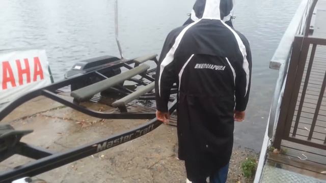 Погружение прицепа в воду смотреть онлайн