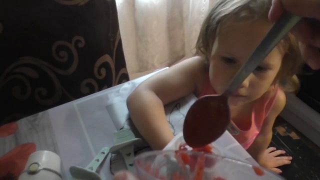 грибы и лесные ягоды семьей/в ЛЕС БЕЛАРУСИ смотреть онлайн