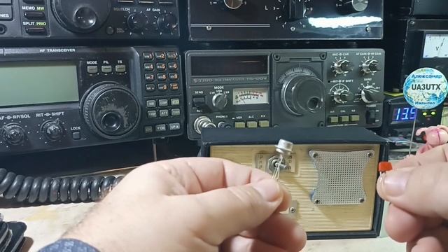 Испытатель исправности биполярного транзистора. смотреть онлайн