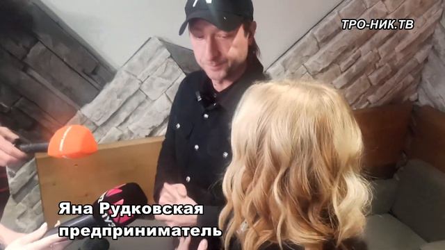 В московском районе Тропарево-Никулино открылся Ледовый дворец "Ангелы Плющенко" смотреть онлайн