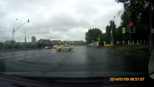 Для БМВ У923ВЕ799 красный свет светофора - не помеха смотреть онлайн