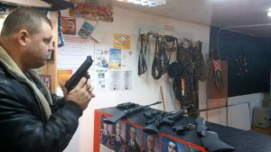 Стрельба из пистолета-пулемёта "Беретта"