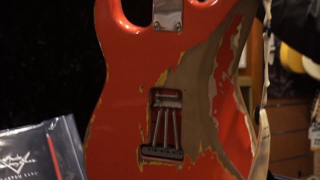 Unboxing of Fender Custom Shop Gary Moore Ltd. Ed Stratocaster Master Builder John Cruz смотреть онлайн