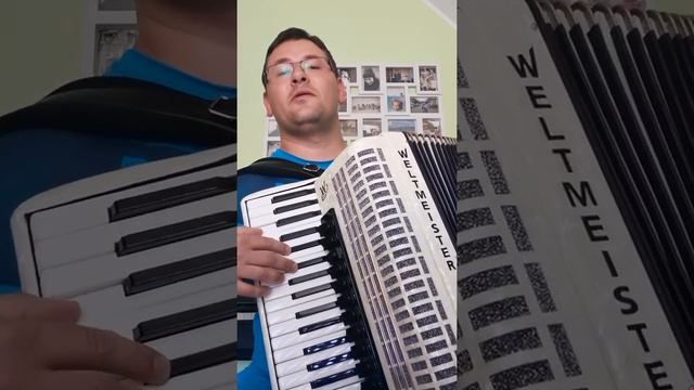 В помощь аккордионистам разбор песни на аккордеоне  а над лагерем ночь