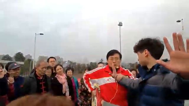 Master Cui Zhong San Si Chuan Province Teaching Tai Chi-6 смотреть онлайн