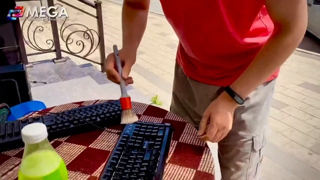 Как чистить клавиатуру, мембранку и механику. Лучший способ! смотреть онлайн