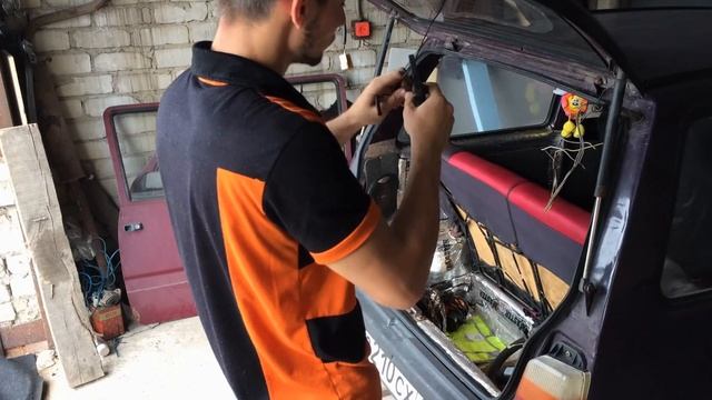 Замена крышки багажника Ока Кнопка. Готовим кузов к покраске смотреть онлайн