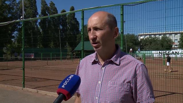 В Оренбурге прошёл турнир по теннису, объединивший более сотни спортсменов из разных городов смотреть онлайн