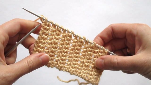 Вязание спицами. Ажурный узор "Кошачьи лапки". Уроки для начинающих. смотреть онлайн