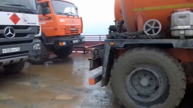 Рейс на барже по реке Таз смотреть онлайн