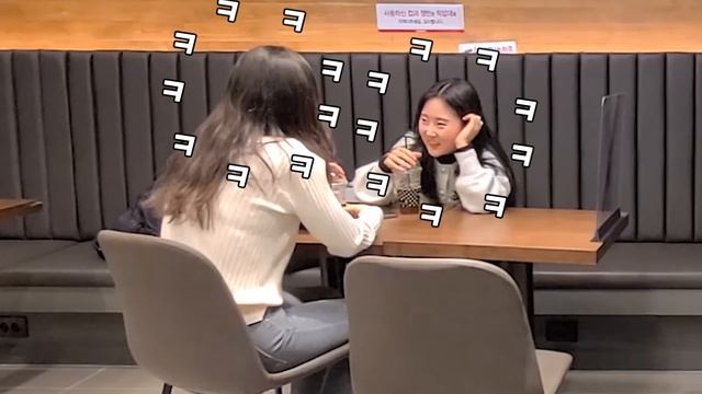 SUB) [몰카] 소개팅 나온 국어선생님이 일본말로 욕을 한다면?? ㅋㅋ 옆에 언니들 깜짝 놀란 몰래카메라 (단발머리 작명)