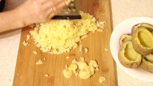 Запеченный картофель с начинкой. Просто, вкусно, сытно! смотреть онлайн