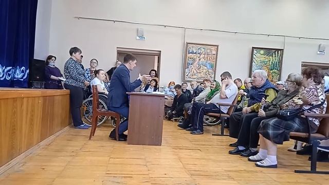 Собрание в доме престарелых и инвалидов, "ИМЕНЛЕК" смотреть онлайн