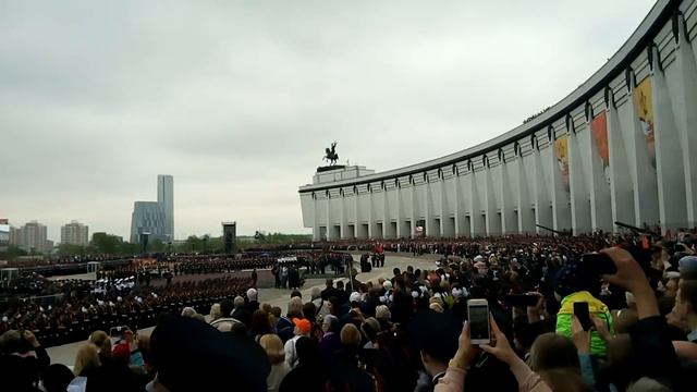 Парад кадетского движения Москвы «Не прервется связь поколений!» смотреть онлайн