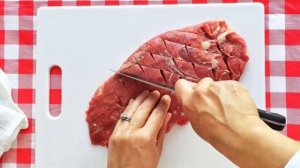 Как запечь говядину в духовке. Запекаем говядину в фольге, рукаве или просто на противне.