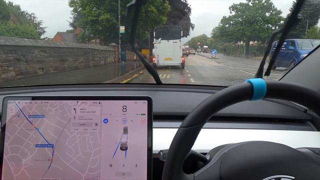FSD navigates cone MAZE in heavy rain & puddles! | Tesla 2020.20.12 Wet City & Construction Test смотреть онлайн