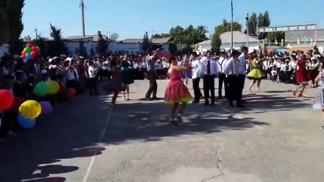 Танец, последний звонок, школа N51Таш-Море смотреть онлайн