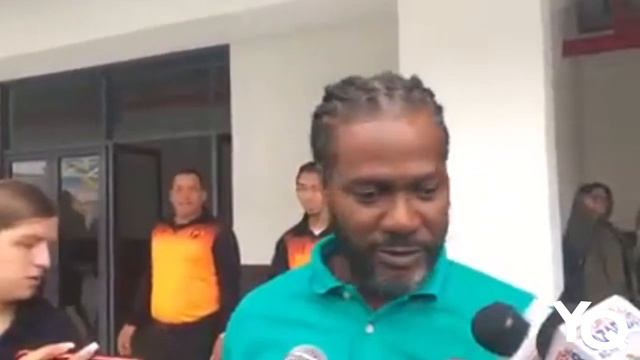 Kurt Bernard reclama un penal no pitado ante Alajuelense смотреть онлайн