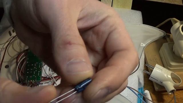 Ремонт светодиодной люстры, которая мигает при включении. смотреть онлайн