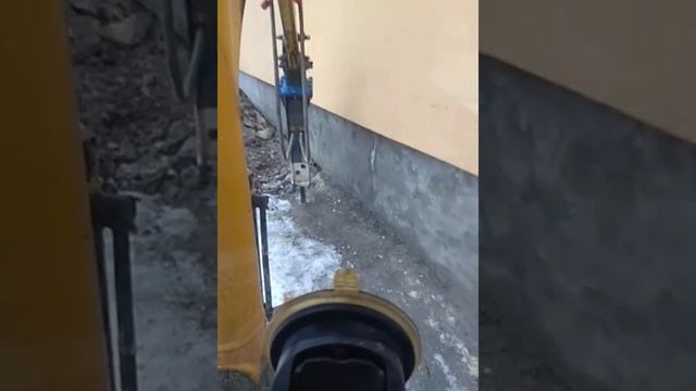 Гидромолот на Jcb8018.