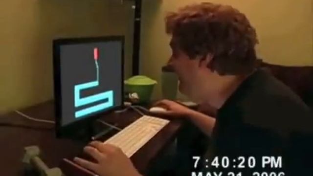 scary maze game makes dude break the computer смотреть онлайн