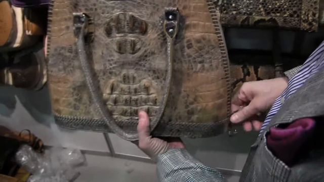 сумка женская из кожи крокодила и питона смотреть онлайн
