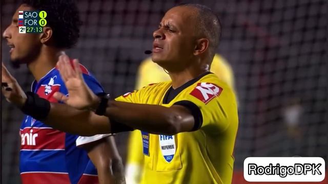 Wellington Paulista: “seu olho já é caído” para Reinaldo смотреть онлайн