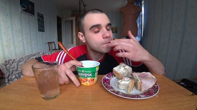 МУКБАНГ АСМР ПЮРЕ СО ВКУСОМ КУРИЦИ от "ДОШИРАК"/ БУТЕРБРОДЫ С ВЕТЧИНОЙ И МАСЛОМ/ EATING ASMR Mukban смотреть онлайн