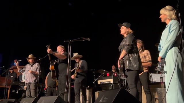 Devon Allman and Maggie Rose “These Days” / “Midnight Rider” Allman Family Revival, Boston 12/3/22 смотреть онлайн
