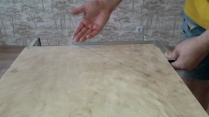 Без стусла отрезаем полукруглый профиль под 45 градусов.