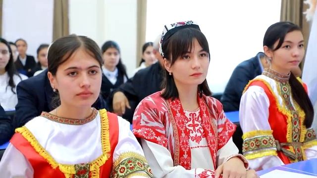 “Davlat tilini rivojlantirishda til siyosatining o‘rni” mavzusida ilmiy-amaliy onlayn konferensiya смотреть онлайн