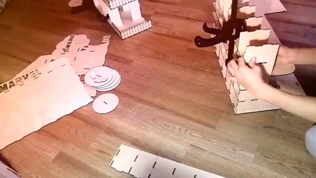 Лазерная резка из фанеры . Собираем гараж на карантине смотреть онлайн