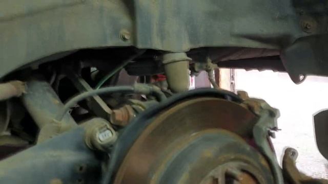 Lexus NX200 15г.в. Замена задних колодок/Электронный ручник.