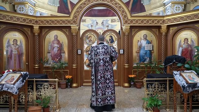 Вечерня с выносом Святой Плащаницы. смотреть онлайн