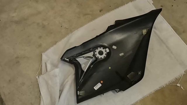 2019 BMW K1600GT Air Filter Replacement.