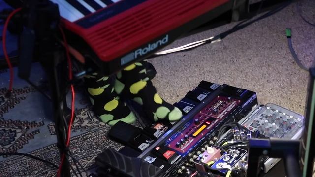 Southey l Find Out [Live on Twitch] BOSS RC-300 смотреть онлайн