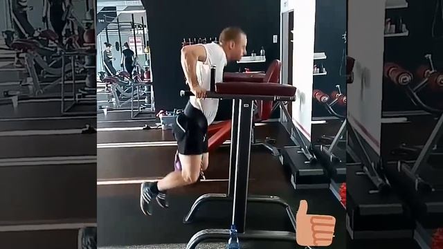 21 чистых отжиманий на брусья с весом +20кг смотреть онлайн