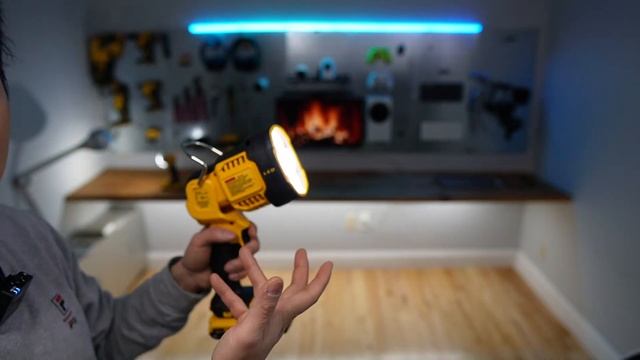 3 DeWALT Flashlights Compared (DCL040 Vs DCL050 Vs DCL060 Spotlight Vs Floodlight)