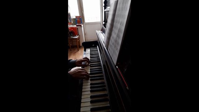 Дядя играет мелодию Вивьен - В ожидании весны! 11032023 смотреть онлайн