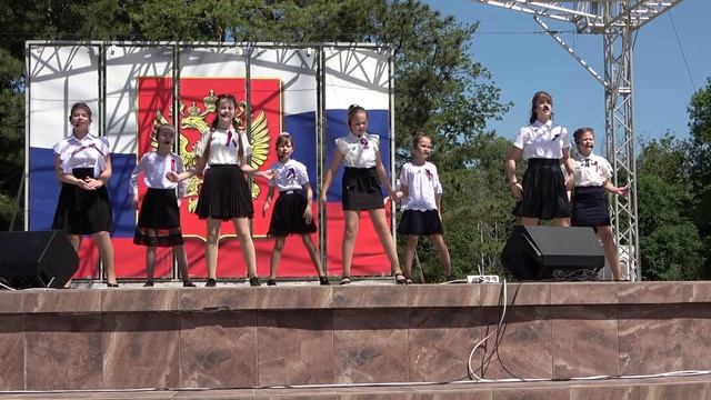 День россии, празднования на площади дома культуры 12 июня 2022 год. смотреть онлайн
