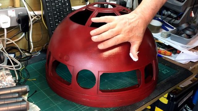 R2D2 Droid Build Part - 24 and more painting and sanding смотреть онлайн