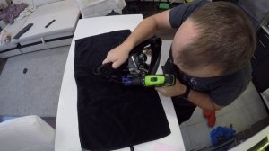 Убираем герметик из фары