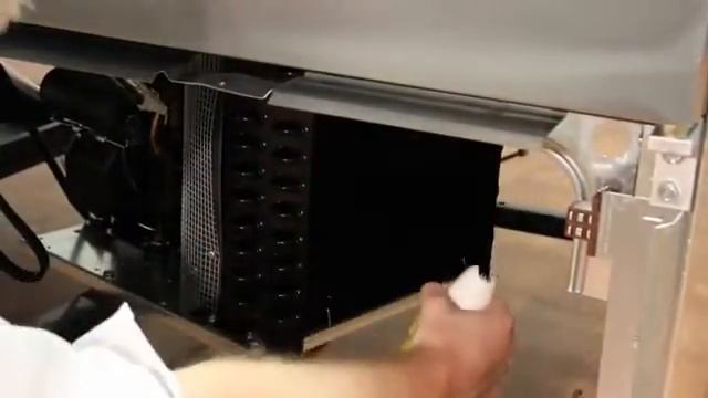 TRUE T Series Refrigerator and Freezer Condenser Cleaning смотреть онлайн