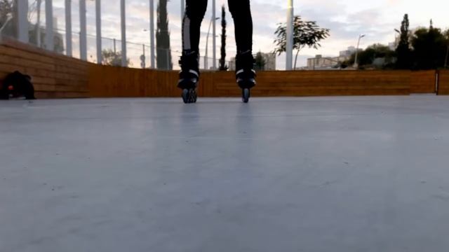 How to Spin | Inline Skating for Beginners смотреть онлайн